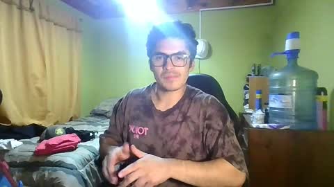 Snapshot of latinn_babe chatting on March 28, 6:02 am latinn_babe online show from March 28, 6:02 am