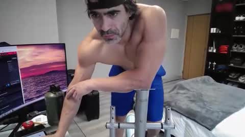 Snapshot of latino23bom chatting on January 8, 11:45 am sam online show from January 8, 11:45 am