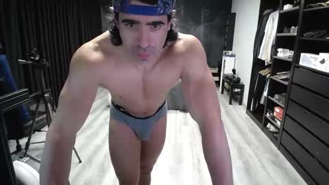 Snapshot of latino23bom chatting on March 11, 5:08 pm sam online show from March 11, 5:08 pm