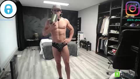 Snapshot of latino23bom chatting on March 18, 9:12 am sam online show from March 18, 9:12 am