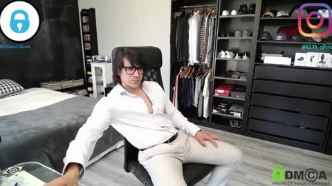 Snapshot of latino23bom chatting on April 1, 1:41 pm sam online show from April 1, 1:41 pm