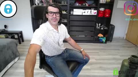 Snapshot of latino23bom chatting on April 12, 11:04 am sam online show from April 12, 11:04 am