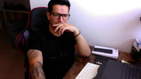 latino8484 online show from July 16, 9:48 am