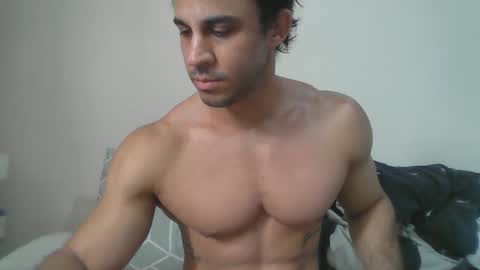 latino_rodri online show from May 5, 11:40 am