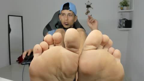 Snapshot of latinoalpha73 chatting on February 12, 2:01 pm latinoalpha73 online show from February 12, 2:01 pm