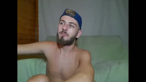 Snapshot of latinodiparis chatting on January 23, 2:44 am latinodiparis online show from January 23, 2:44 am