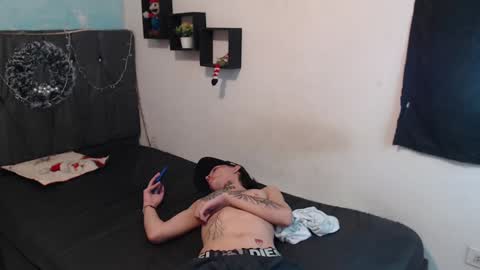 Snapshot of latins_boys_20 chatting on December 12, 7:08 am NICK online show from December 12, 7:08 am