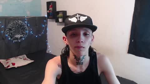 Snapshot of latins_boys_20 chatting on December 18, 3:58 am NICK online show from December 18, 3:58 am