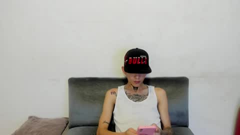 Snapshot of latins_boys_20 chatting on January 21, 4:10 am NICK online show from January 21, 4:10 am