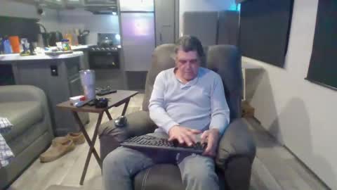 Snapshot of latniter742349 chatting on March 4, 2:06 am latniter online show from March 4, 2:06 am