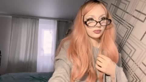 nicole online show from March 6, 2:35 pm