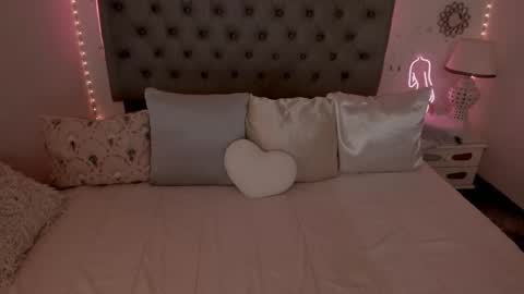 Laura online show from November 21, 7:40 am