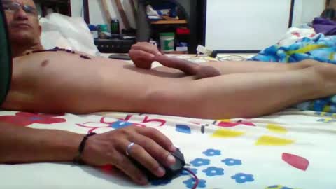 Snapshot of lau_laerte chatting on February 17, 9:03 am Lau BR online show from February 17, 9:03 am