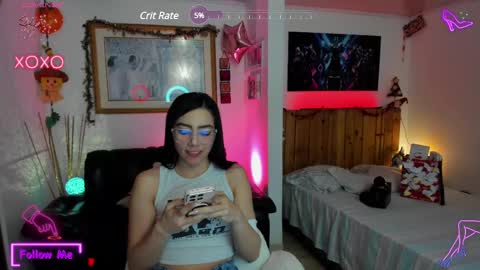 Snapshot of laujgray chatting on February 13, 10:23 am laujgray online show from February 13, 10:23 am