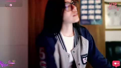 Snapshot of laujgray chatting on January 9, 12:08 pm laujgray online show from January 9, 12:08 pm