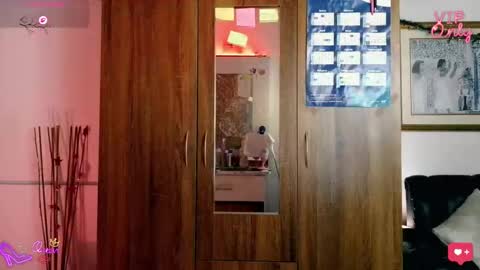 Snapshot of laujgray chatting on January 14, 1:00 am laujgray online show from January 14, 1:00 am