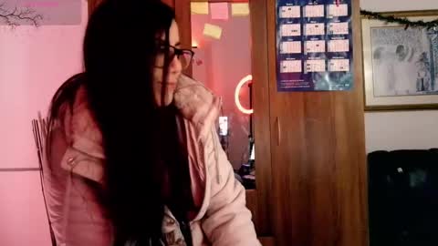 Snapshot of laujgray chatting on February 1, 2:32 am laujgray online show from February 1, 2:32 am