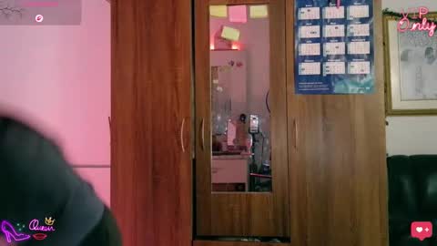 Snapshot of laujgray chatting on February 27, 11:32 am laujgray online show from February 27, 11:32 am