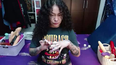  Wen  online show from October 15, 6:19 pm