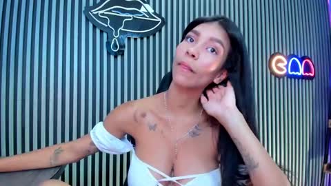 Laura online show from January 21, 4:37 pm