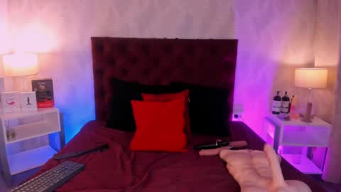 Snapshot of laura_bassi chatting on March 12, 8:41 am Laura Bassi online show from March 12, 8:41 am