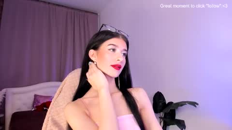 Laura online show from September 17, 7:37 pm