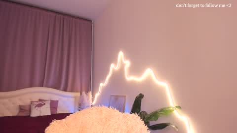 Snapshot of laura_coy chatting on February 7, 10:24 pm Laura online show from February 7, 10:24 pm