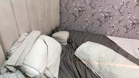 laura online show from January 22, 5:48 am