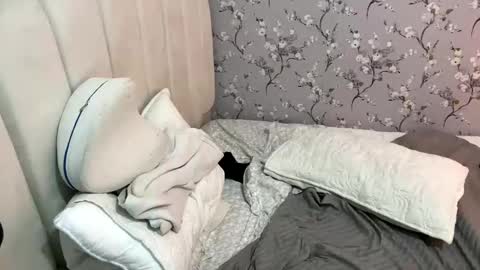 laura online show from January 26, 5:02 am