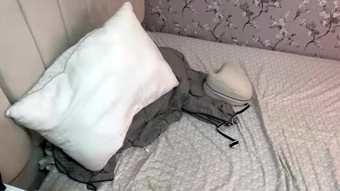 laura online show from March 2, 5:23 am