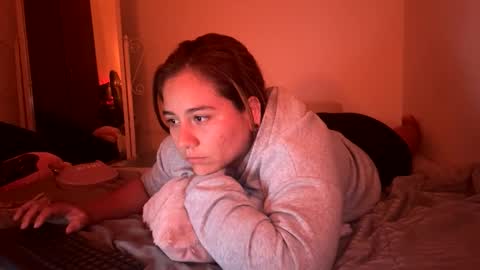 laura online show from April 6, 4:46 am