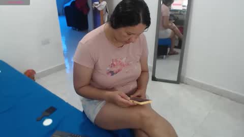 laura_foxx2379 online show from January 13, 3:06 pm