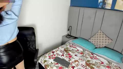 laura hotties online show from January 14, 2:01 pm