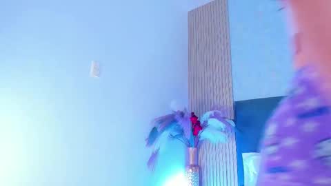 LauraIvy online show from March 10, 1:05 pm