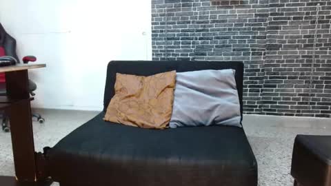 Snapshot of laura_nataly chatting on January 11, 10:07 pm Laura online show from January 11, 10:07 pm