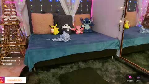 Snapshot of laura_olssen chatting on January 11, 3:52 pm Kate online show from January 11, 3:52 pm