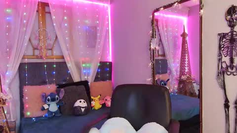 Snapshot of laura_olssen chatting on January 24, 12:41 pm Kate online show from January 24, 12:41 pm