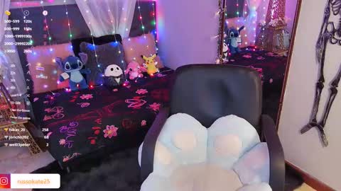 Snapshot of laura_olssen chatting on February 12, 3:49 pm Kate online show from February 12, 3:49 pm