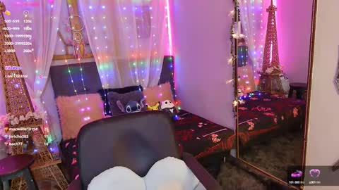 Snapshot of laura_olssen chatting on March 5, 3:51 pm Kate online show from March 5, 3:51 pm