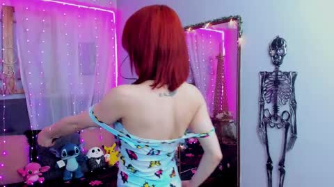 Snapshot of laura_olssen chatting on March 6, 1:03 pm Kate online show from March 6, 1:03 pm