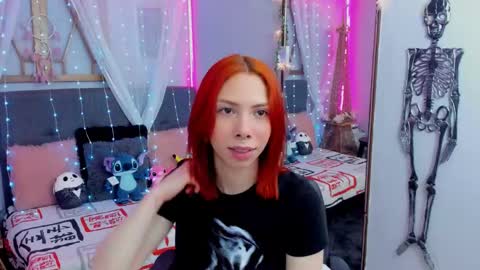 Snapshot of laura_olssen chatting on March 10, 12:37 pm Kate online show from March 10, 12:37 pm