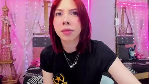 Snapshot of laura_olssen chatting on September 18, 12:18 pm Kate online show from September 18, 12:18 pm