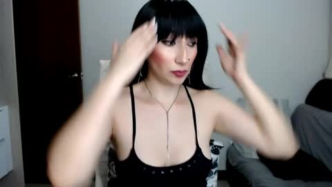 Laura online show from April 10, 1:11 am