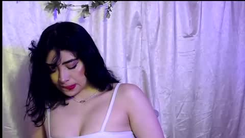 Snapshot of laura_pink01 chatting on March 8, 12:00 am laura_pink01 online show from March 8, 12:00 am