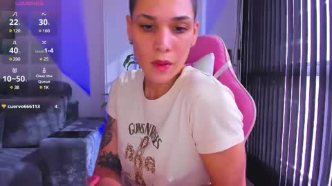 Snapshot of laura_r23 chatting on December 24, 1:50 pm Laura Rose online show from December 24, 1:50 pm