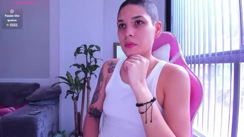 Snapshot of laura_r23 chatting on December 30, 3:02 pm Laura Rose online show from December 30, 3:02 pm