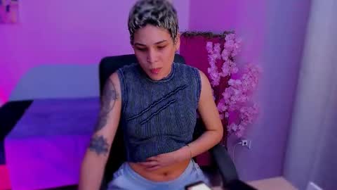 Laura Rose online show from November 25, 8:20 pm