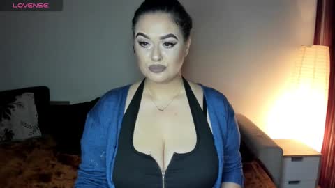 Laura online show from November 16, 4:45 pm