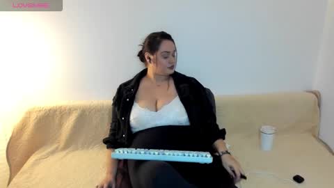 Laura online show from January 6, 7:39 pm