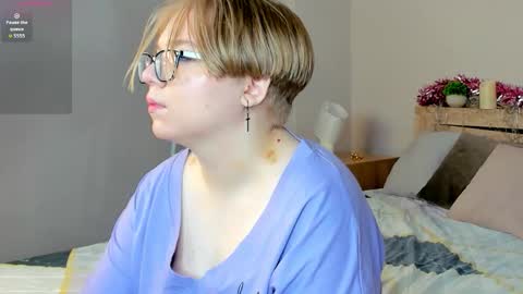 Laura online show from February 18, 12:39 am